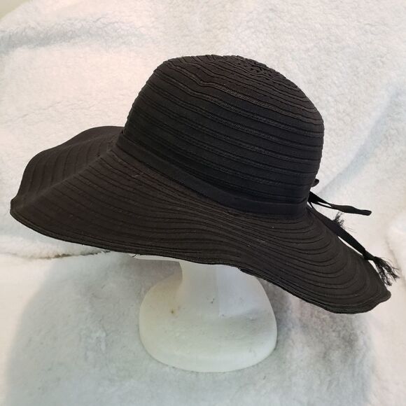 Liz Claiborne Hat - Picture 3 of 7